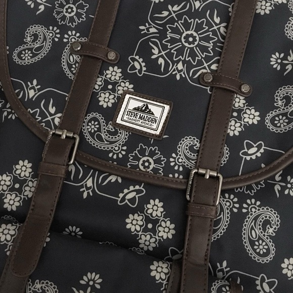 Steve Madden Navy Blue & White Floral Utility Backpack - Picture 3 of 4